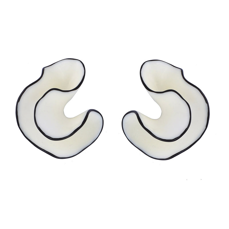 Orecchino artigianale delicato