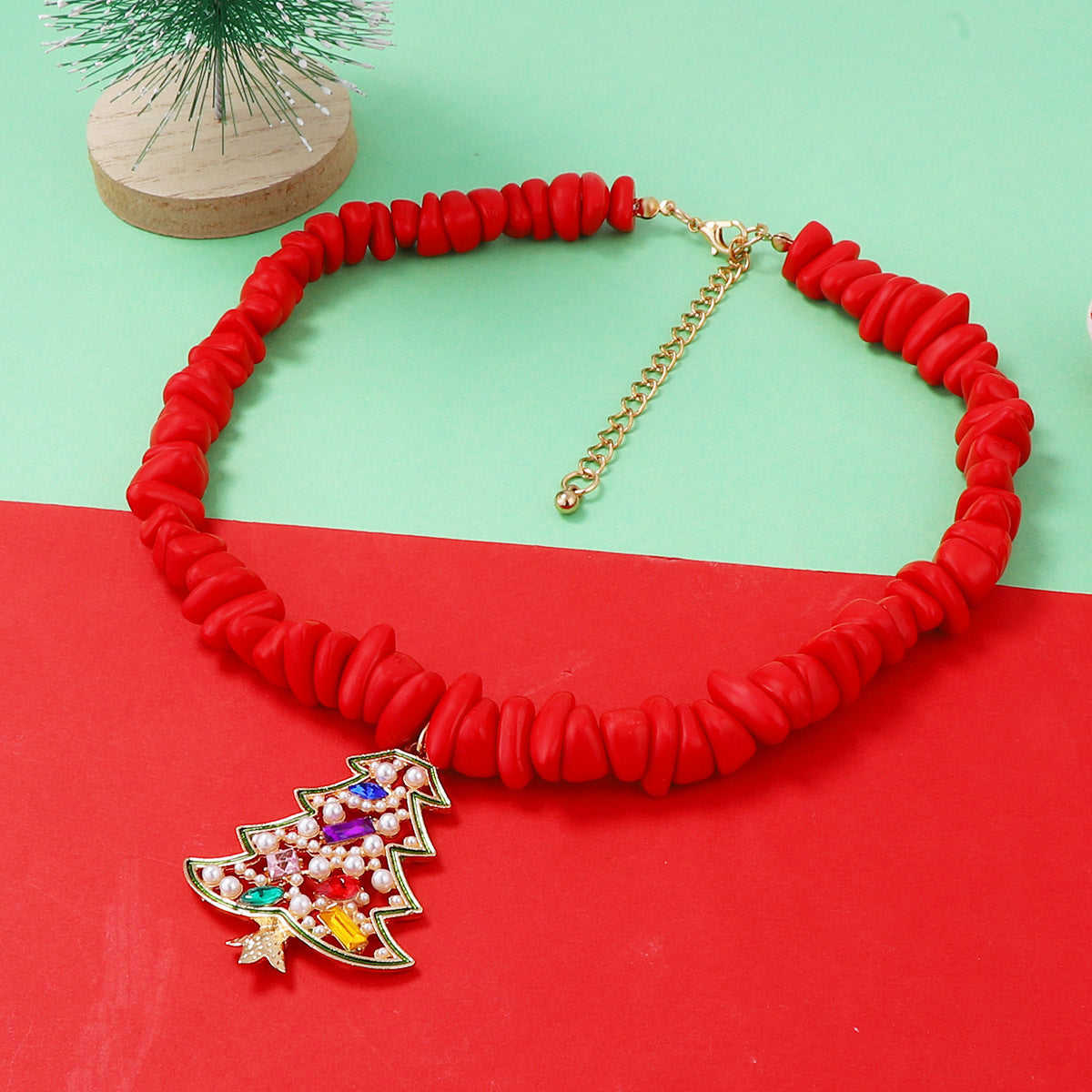 Gioiello artigianale delicato