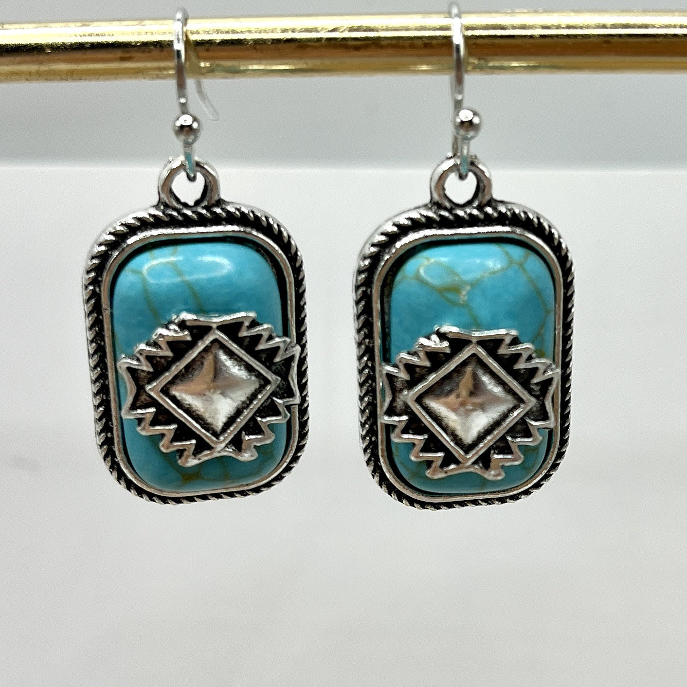 Orecchino vintage fatto a mano