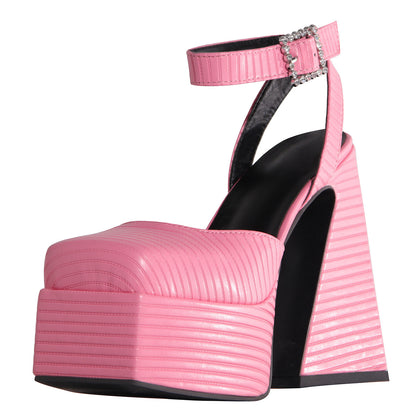 Scarpe Ortopediche Aggraziate dal Look Moderno