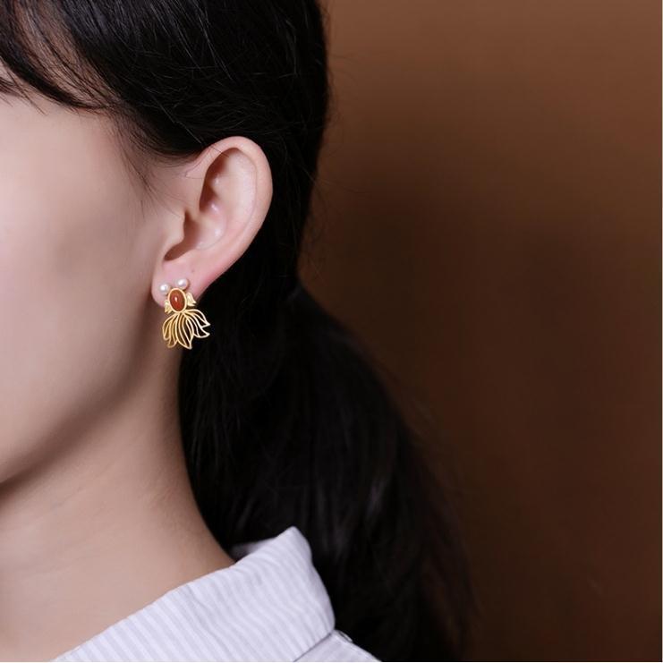 Argento Orecchino bellissimo con stile unico