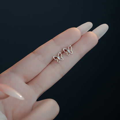 Orecchino artigianale delicato