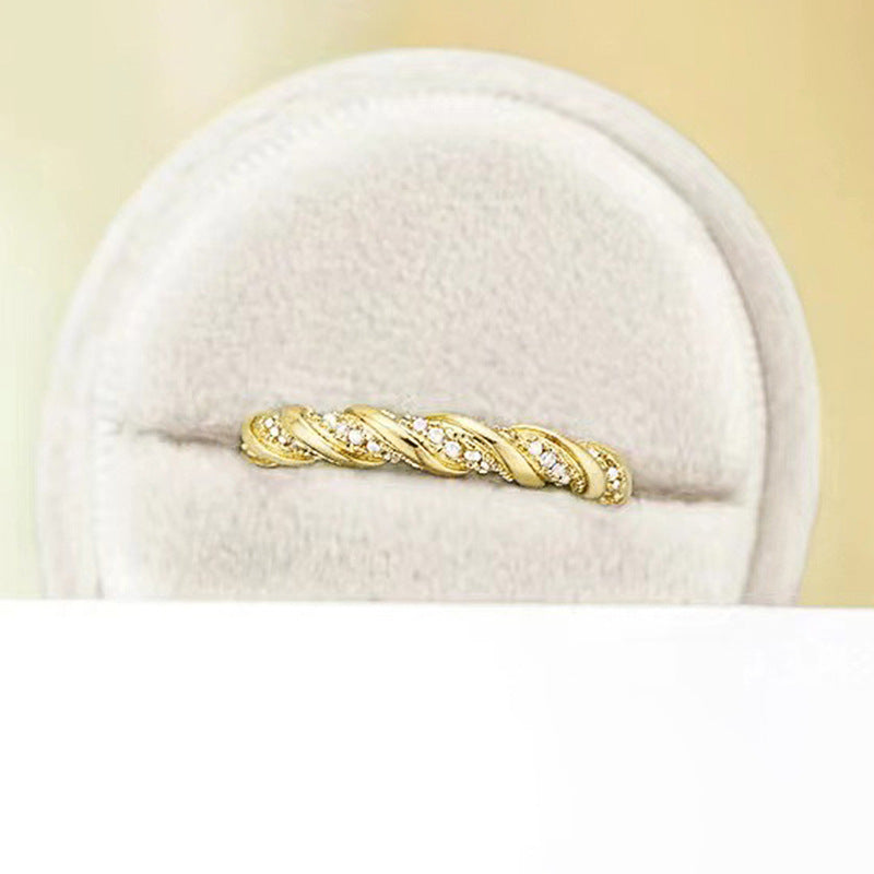 Anello artigianale delicato