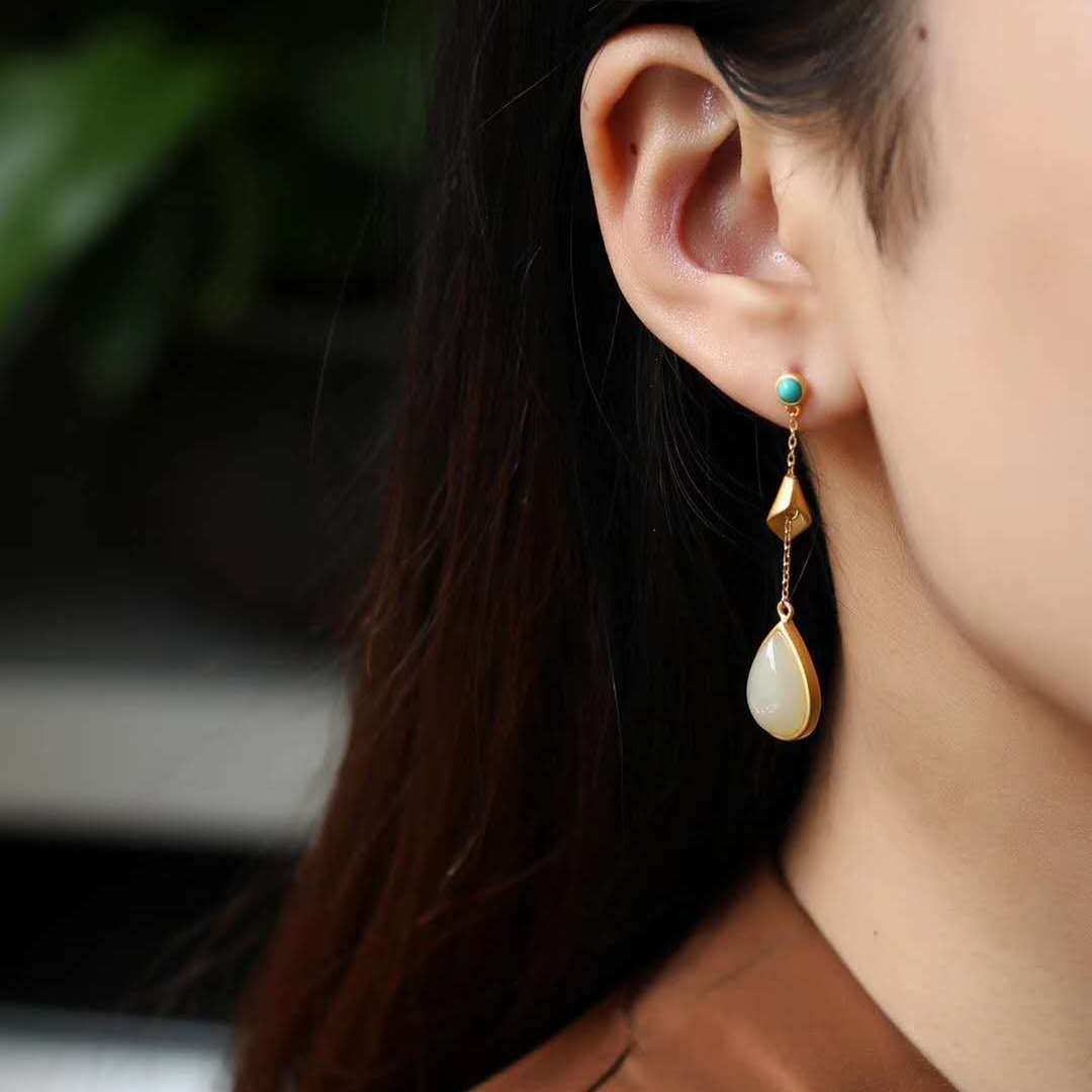 Orecchino classico dal fascino senza tempo