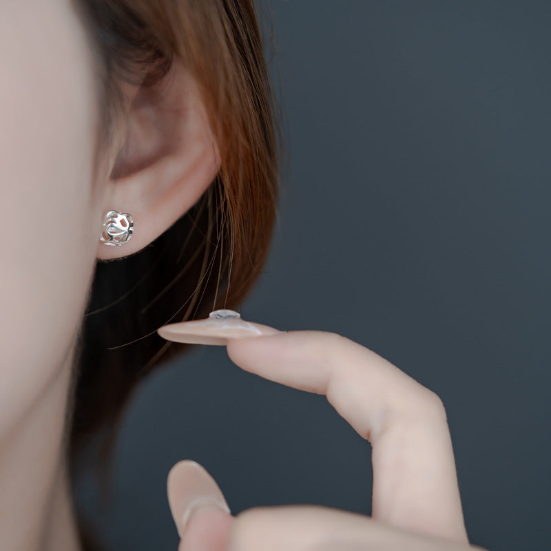 Orecchino artigianale delicato