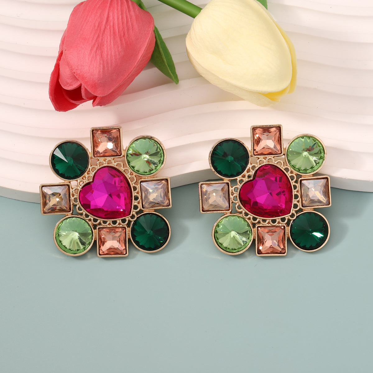 Orecchino artigianale delicato