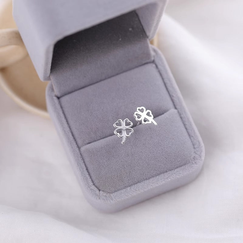 Orecchino artigianale delicato