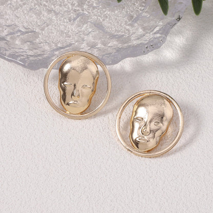 Orecchino artigianale delicato