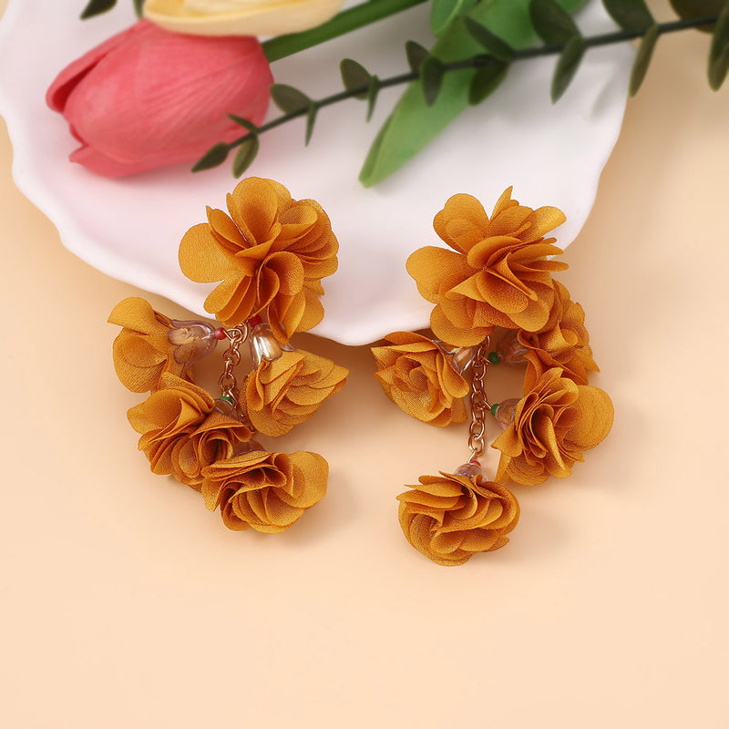 Orecchino artigianale delicato