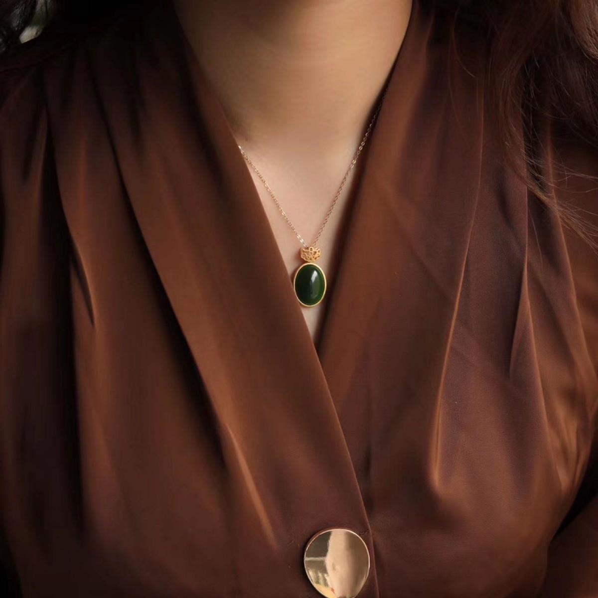 Gioiello artigianale delicato