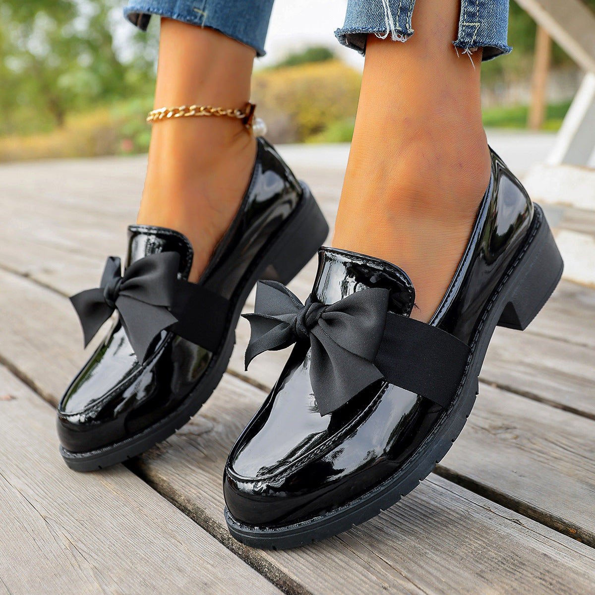 Scarpe Ortopediche Aggraziate dal Look Moderno