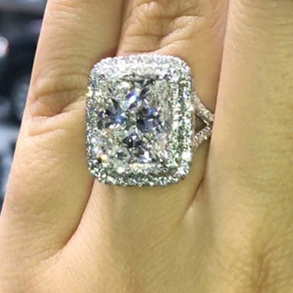 Anello bellissimo con stile unico