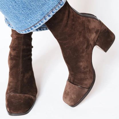 Stivali ortopedici aggraziati per un look moderno