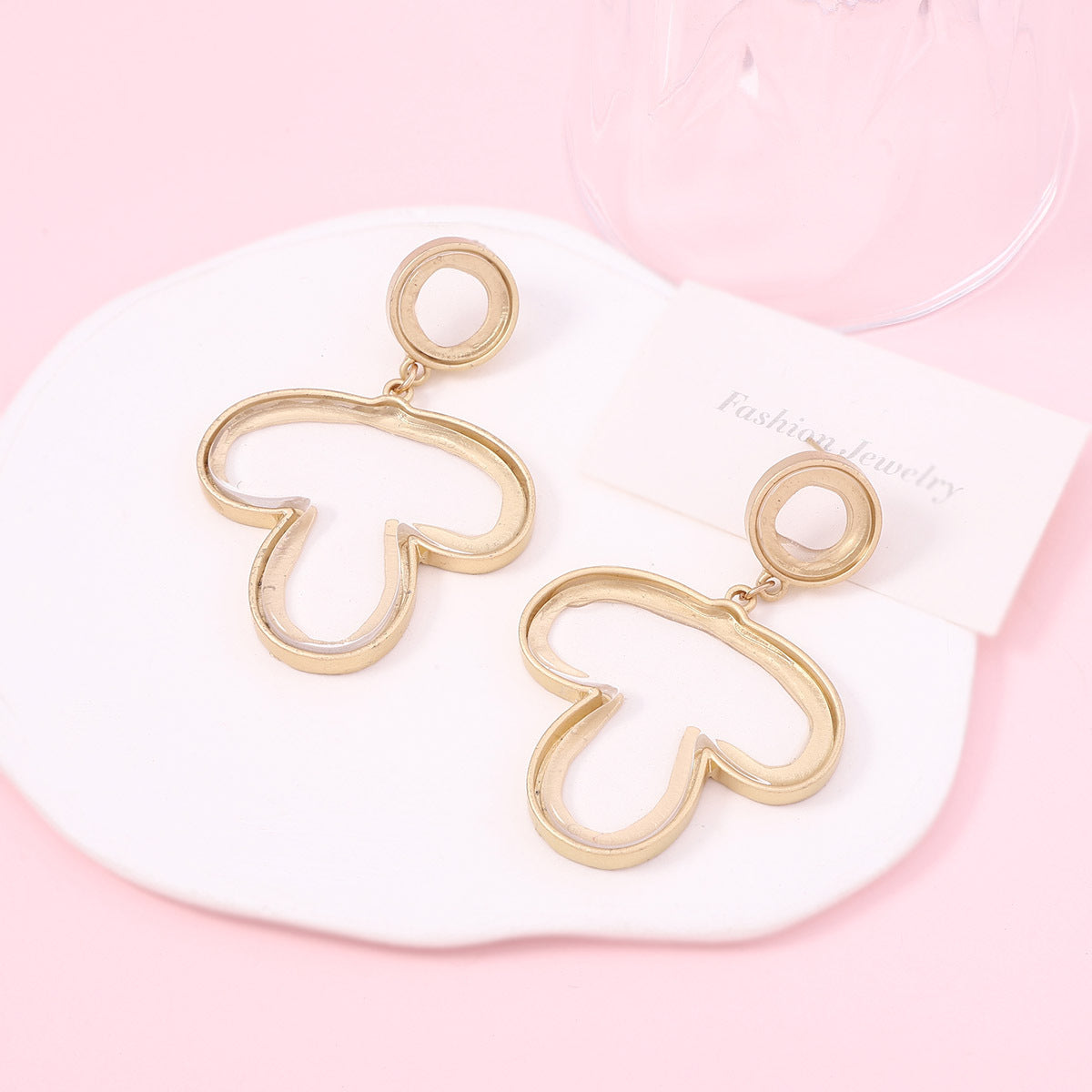 Orecchino artigianale delicato