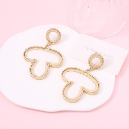 Orecchino artigianale delicato