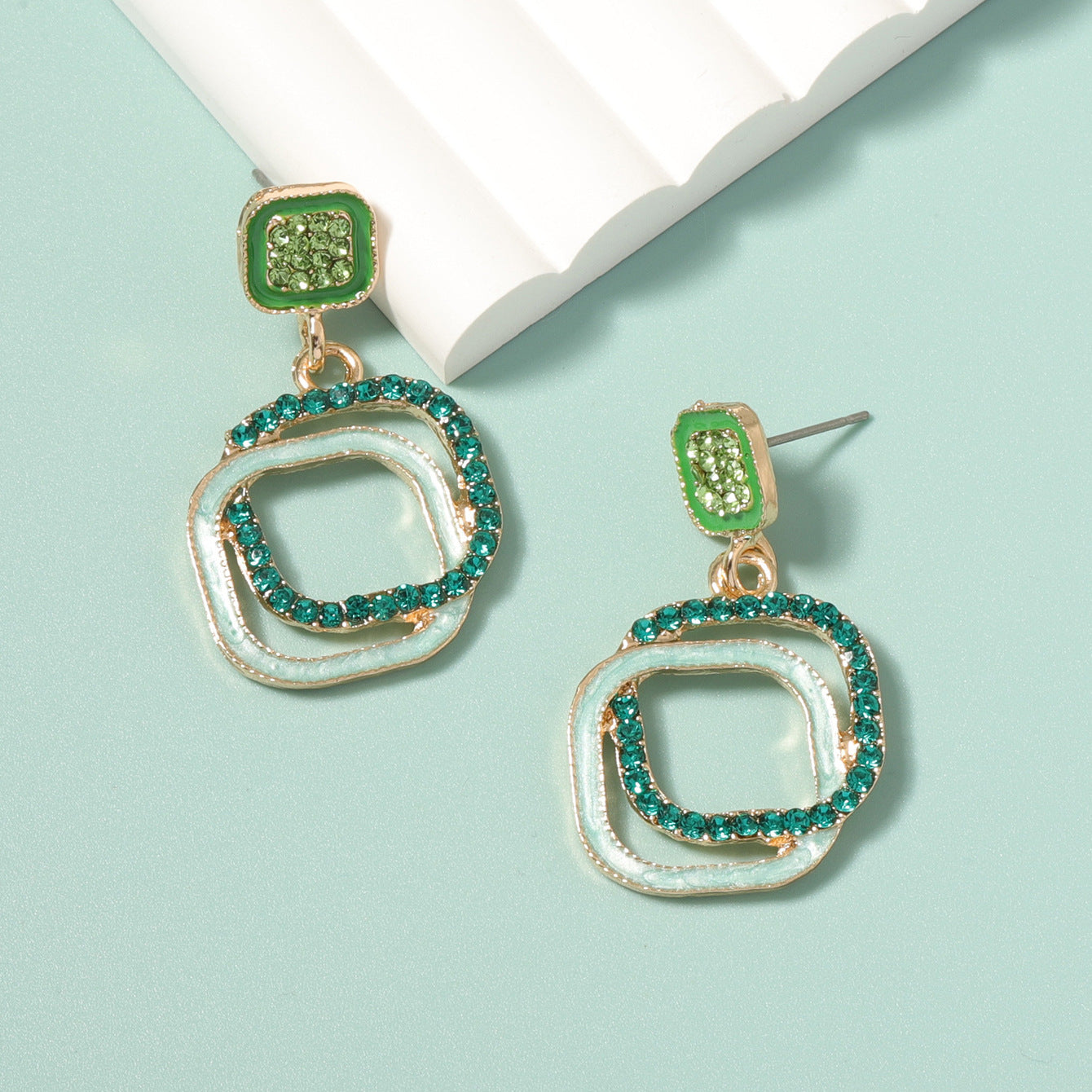 Orecchino bellissimo con stile unico