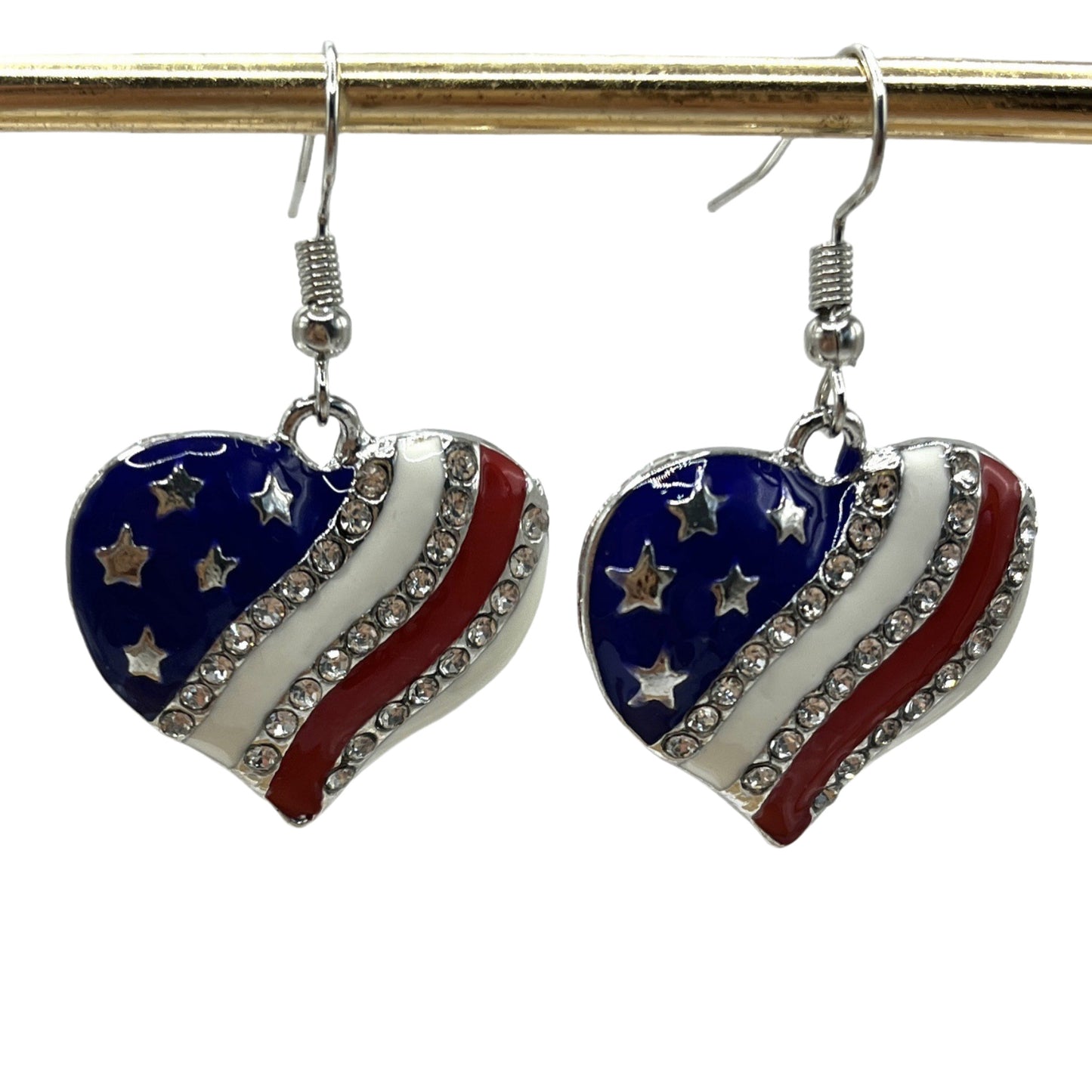 Orecchino artigianale delicato