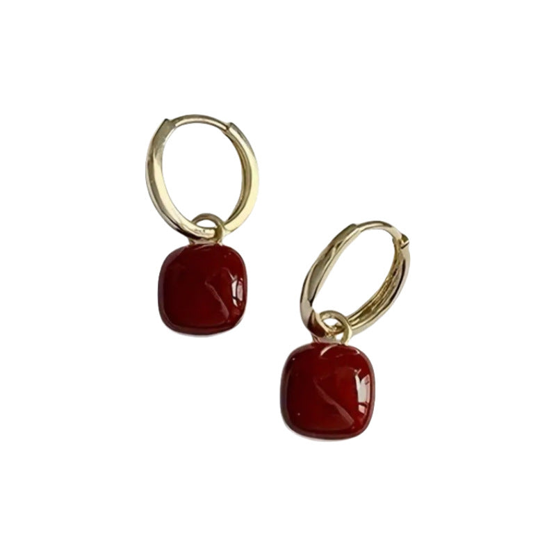 Orecchino classico dal fascino senza tempo