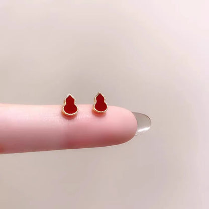 Orecchino artigianale delicato