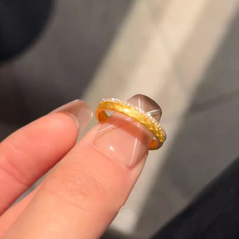 Anello bellissimo con stile unico