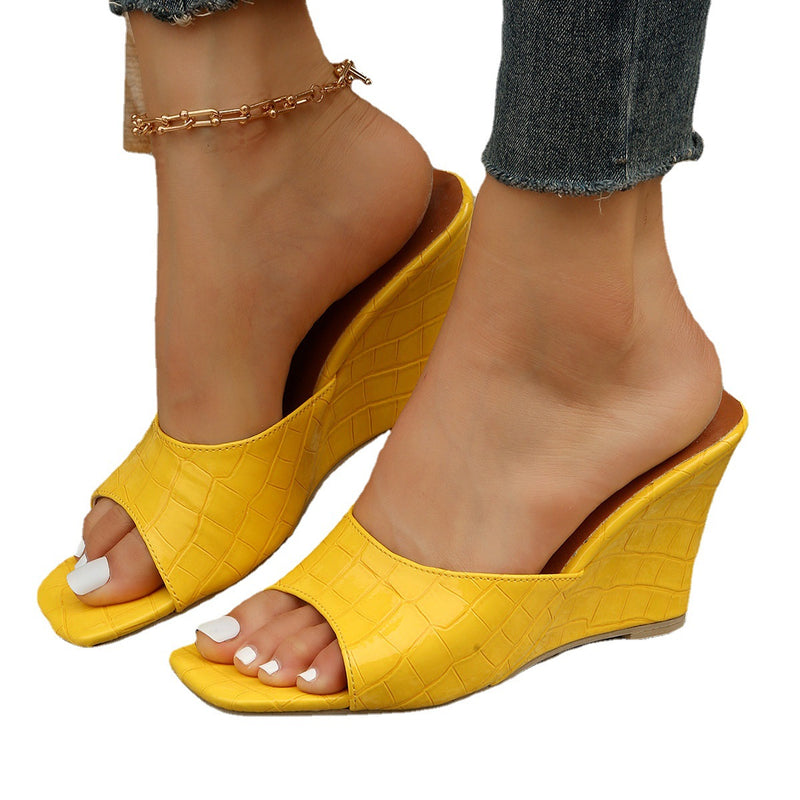 Sandali Ortopediche Aggraziate dal Look Moderno