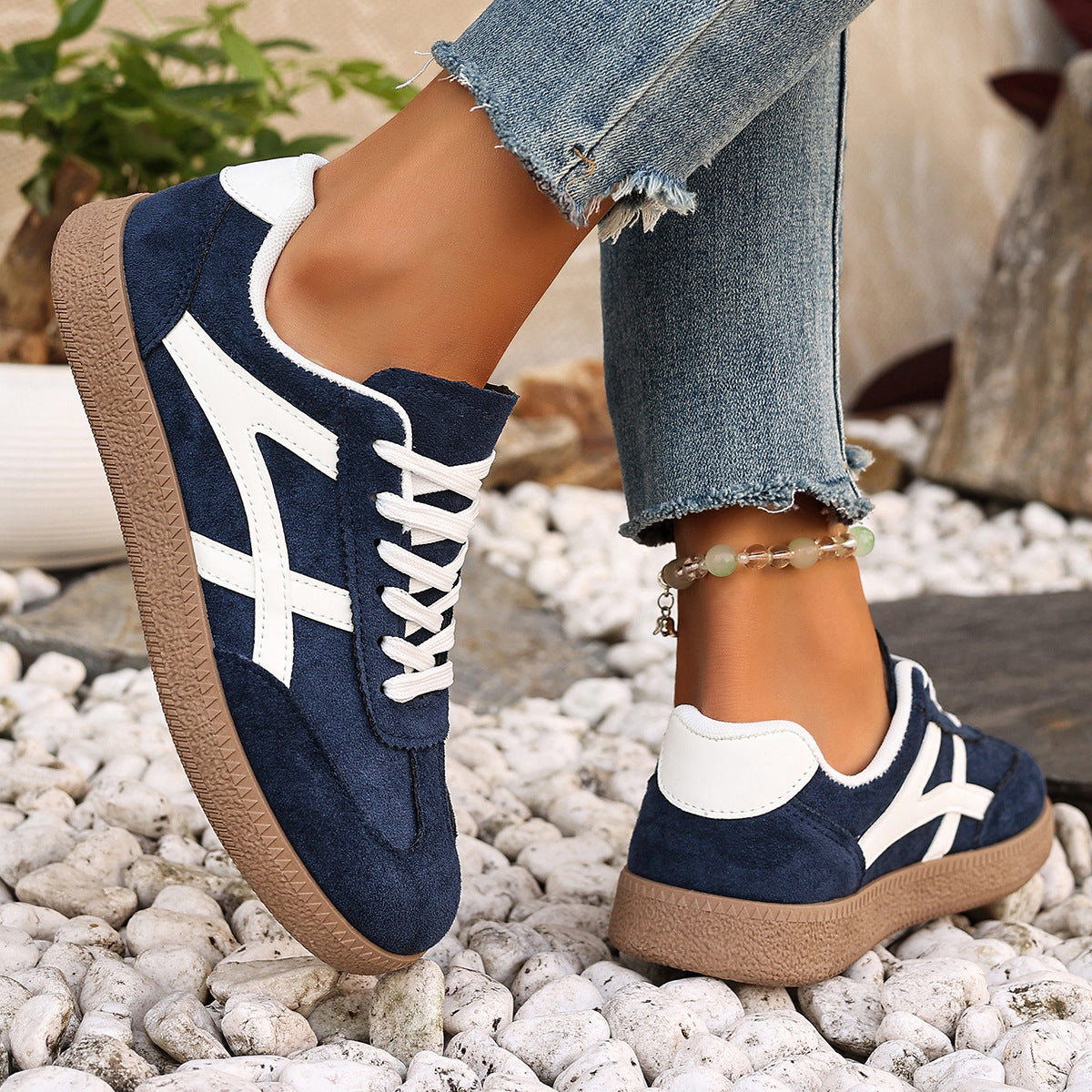 Sneakers Ortopediche Aggraziate dal Look Moderno