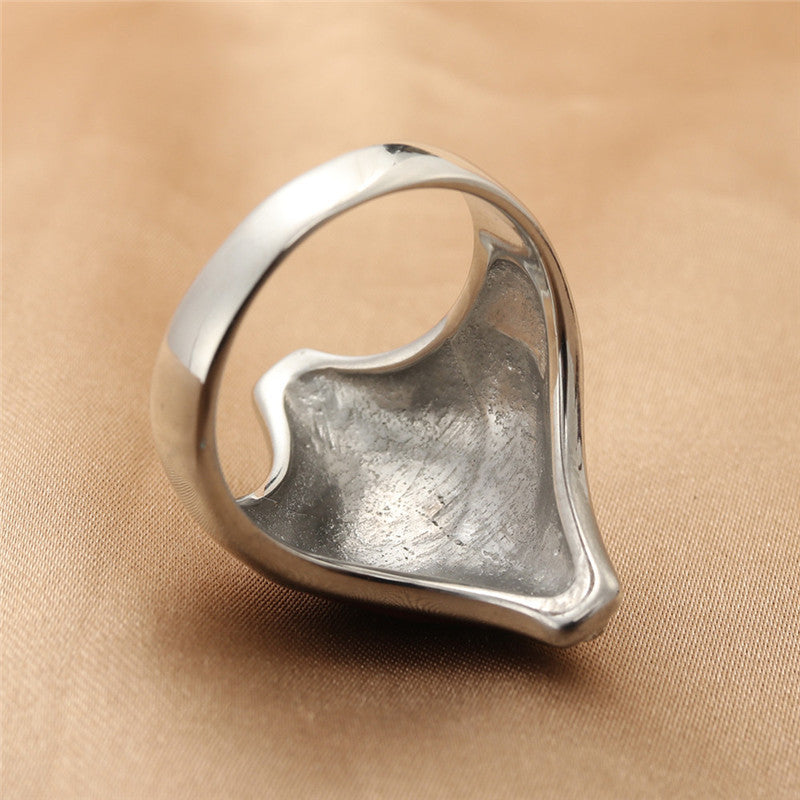 Anello bellissimo con stile unico