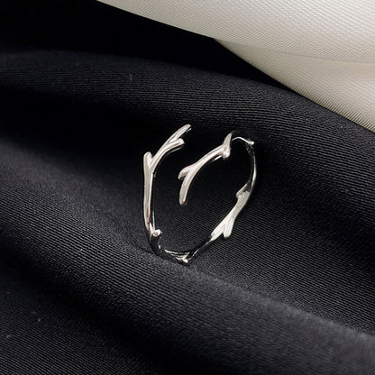 Anello bellissimo con stile unico