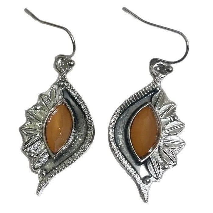 Orecchino artigianale delicato