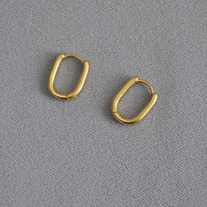 Oro Orecchino artigianale delicato