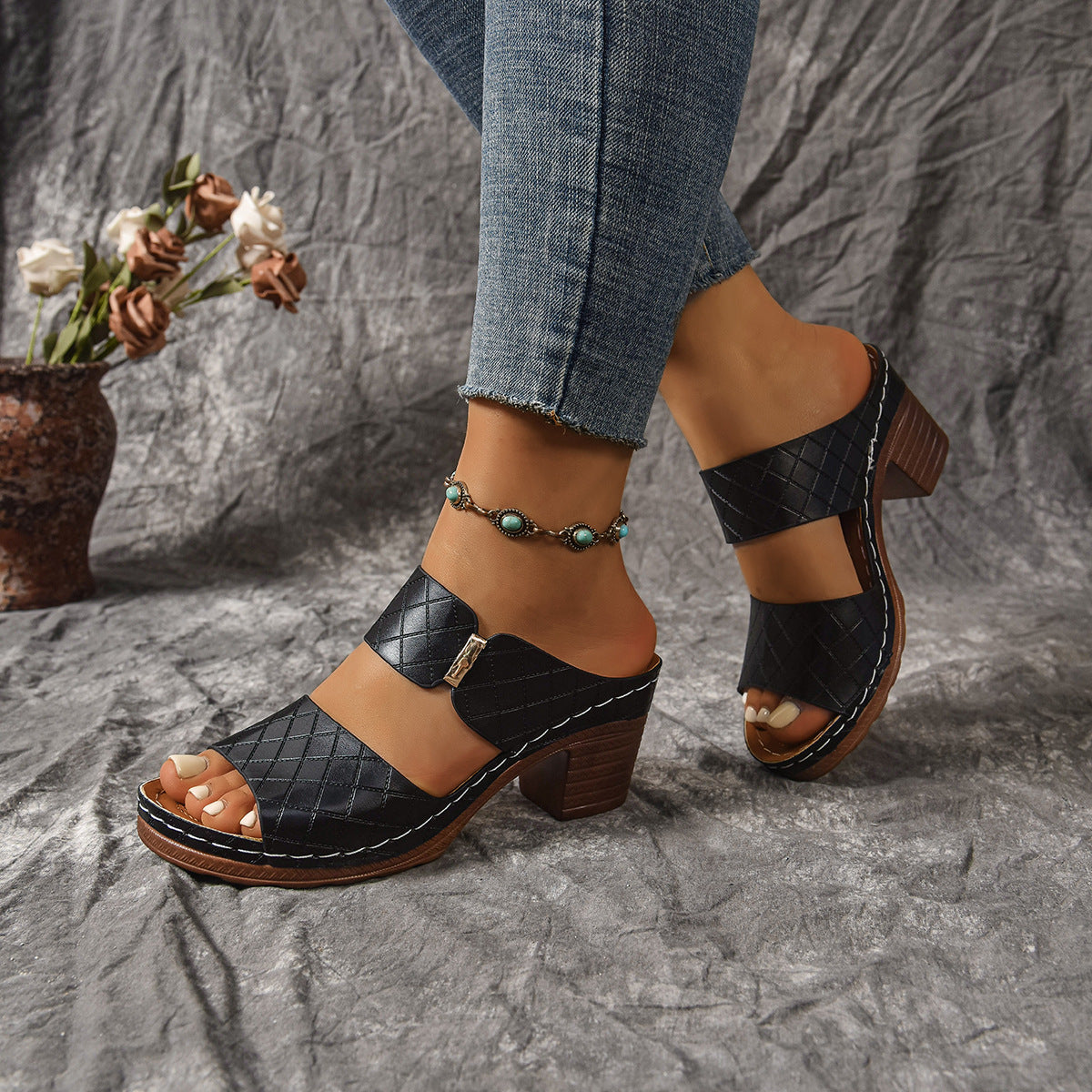 Sandali Ortopediche Aggraziate dal Look Moderno