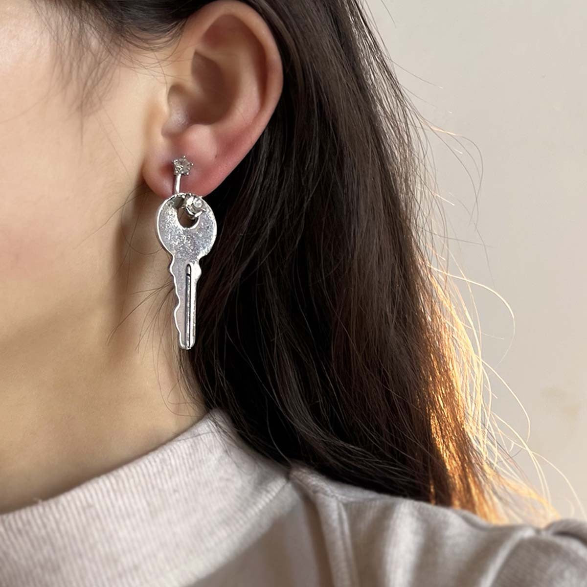 Argento Orecchino artigianale delicato