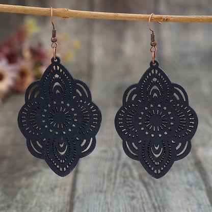 Orecchino artigianale delicato