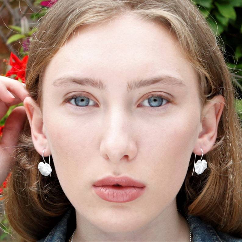 Orecchino artigianale delicato