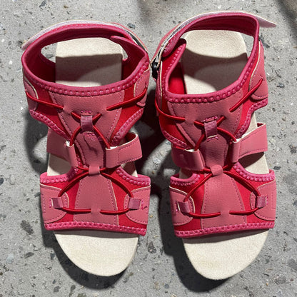 Sandali Ortopediche Aggraziate dal Look Moderno