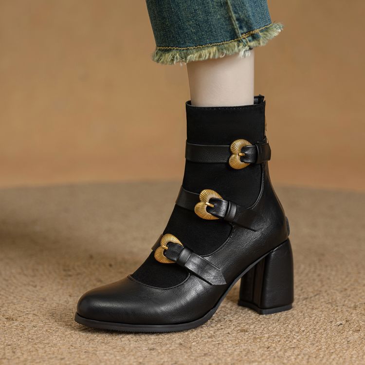 Stivali Ortopediche Aggraziate dal Look Moderno