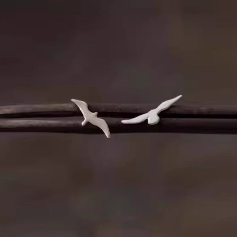 Orecchino artigianale delicato