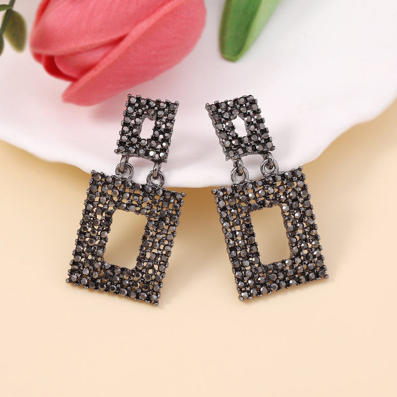 Orecchino affascinante per ogni occasione