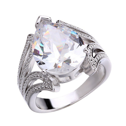 Anello affascinante per ogni occasione