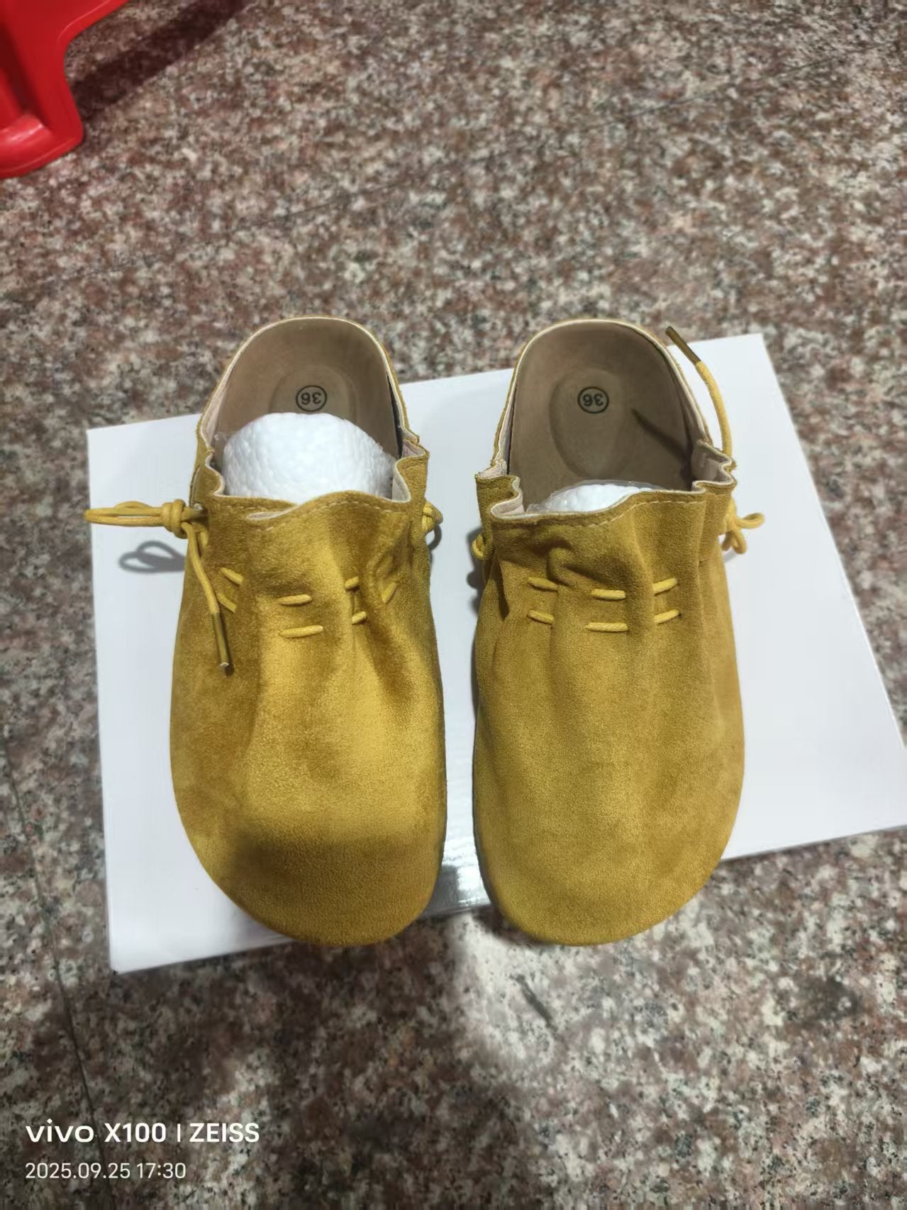 Scarpe Ortopediche Aggraziate dal Look Moderno