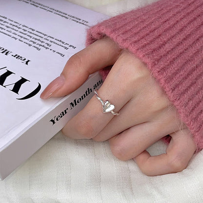 Anello bellissimo con stile unico