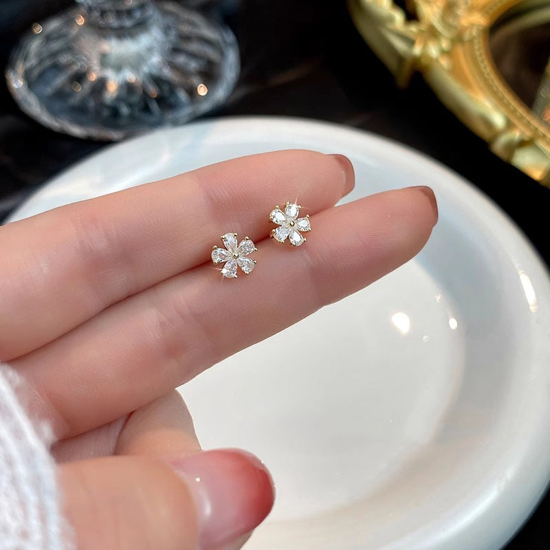 Orecchino bellissimo con stile unico