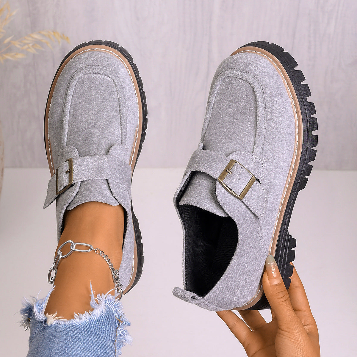 Scarpe Ortopediche Aggraziate dal Look Moderno