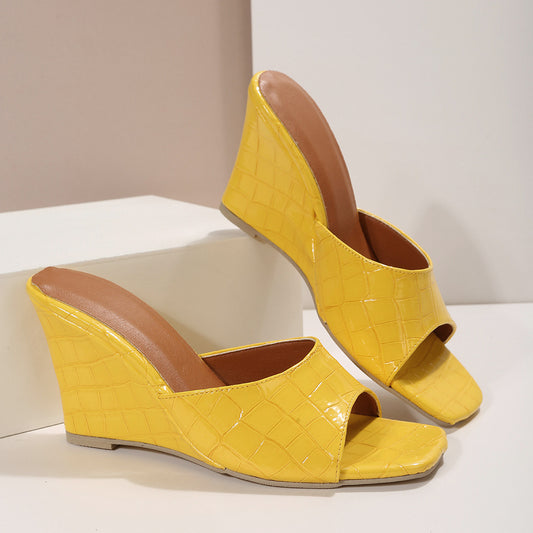 Sandali Ortopediche Aggraziate dal Look Moderno