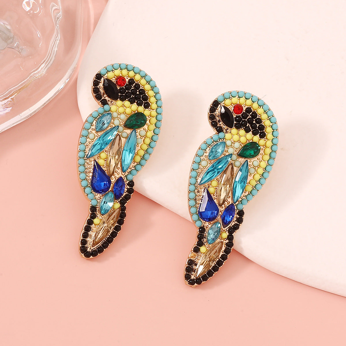 Orecchino artigianale delicato