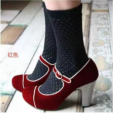 Scarpe Ortopediche Aggraziate dal Look Moderno