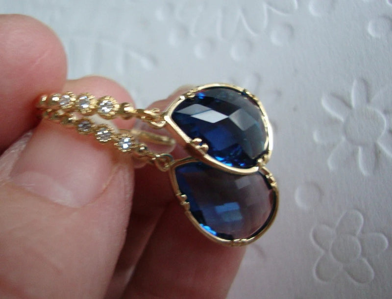 Orecchino artigianale delicato