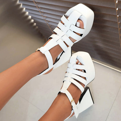 Sandali Ortopediche Aggraziate dal Look Moderno