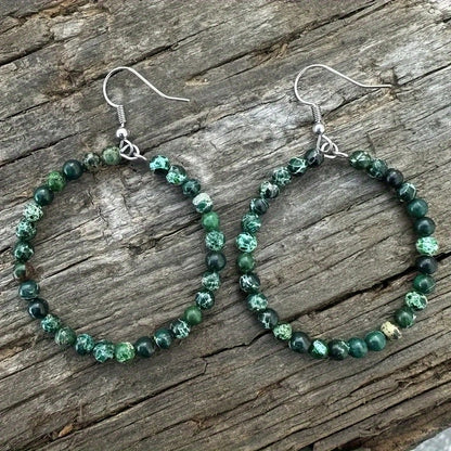 Orecchino artigianale delicato