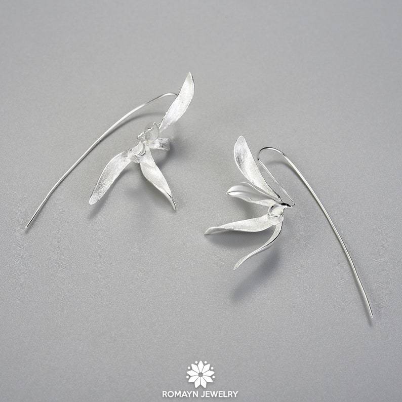 Orecchino artigianale delicato